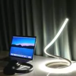 Lampe de Table Curve - Luminaire LED Minimaliste en Aluminium Brossé
