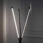 Lampadaire LED Ember - Éclairage LED Minimaliste avec Base Tripode en Aluminium