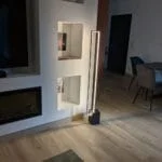 Lampadaire LED Quadra - Luminaire LED Design Géométrique pour Salon Moderne