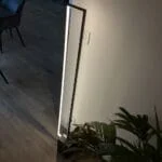 Lampadaire LED Quadra - Luminaire LED Design Géométrique pour Salon Moderne