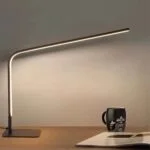 Lampe de Table Skiva - Luminaire LED Géométrique en Métal Noir