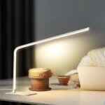 Lampe de Table Skiva - Luminaire LED Géométrique en Métal Noir
