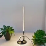 Lampe de Table Design Isa - Éclairage Moderne LED pour Salon, Chambre ou Bureau