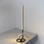 Lampe de Table Design Isa - Éclairage Moderne LED pour Salon, Chambre ou Bureau