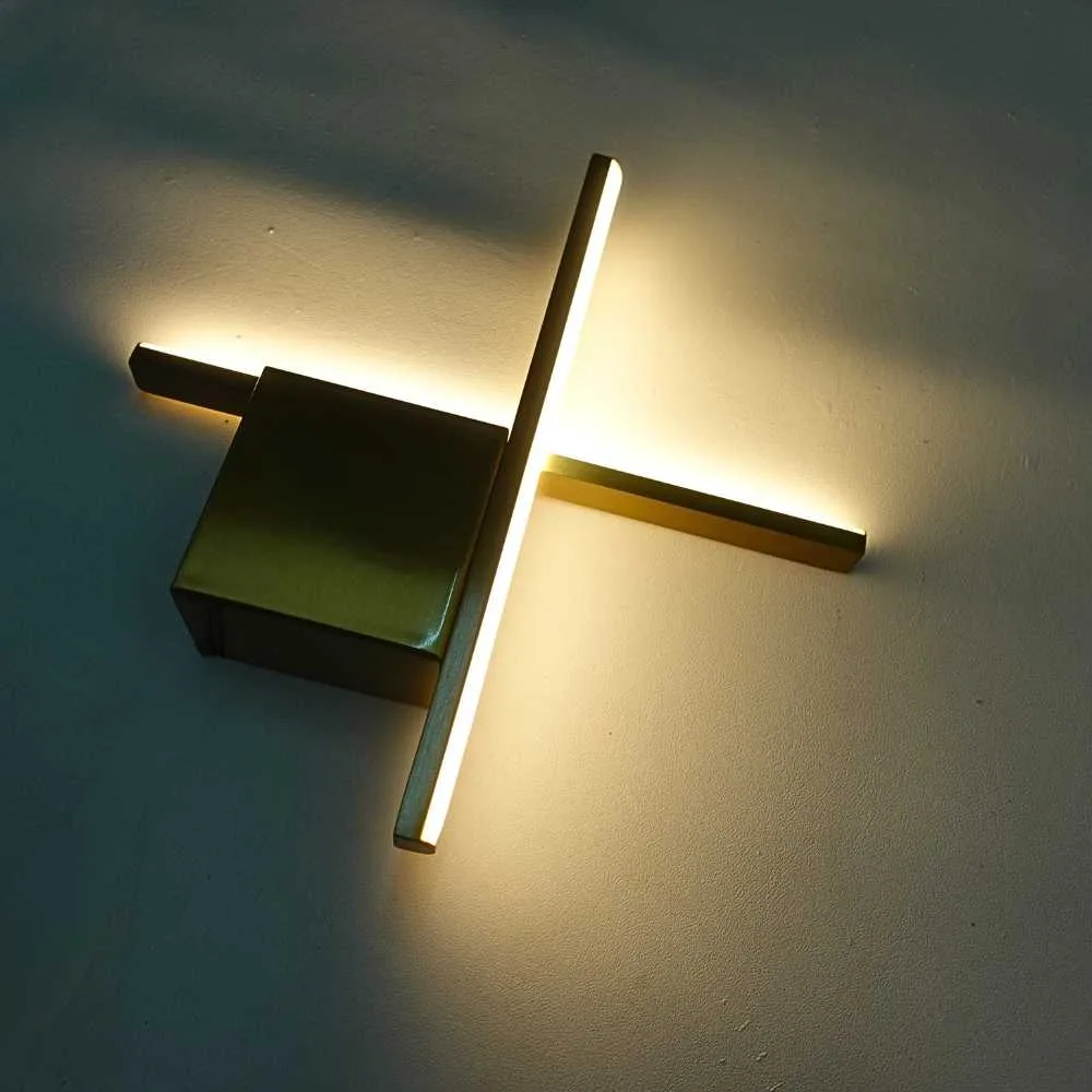 Applique Murale Takia - Luminaire LED Minimaliste en brass