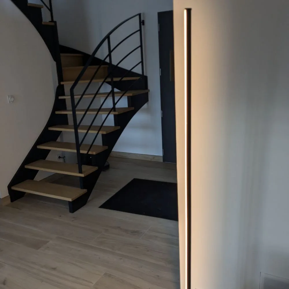 Lampadaire Halo Dimmable - Éclairage LED - Minimaliste pour Salon ou Bureau