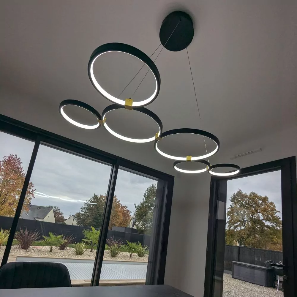 Suspension LED Heim - Luminaire LED Minimaliste avec Éclairage Ajustable